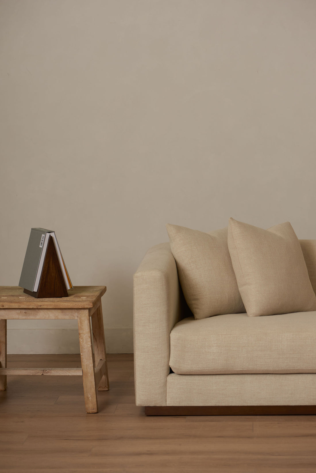 Perch Bookstand