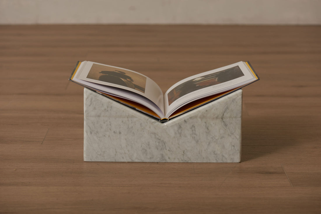 Bowtie Bookstand - White